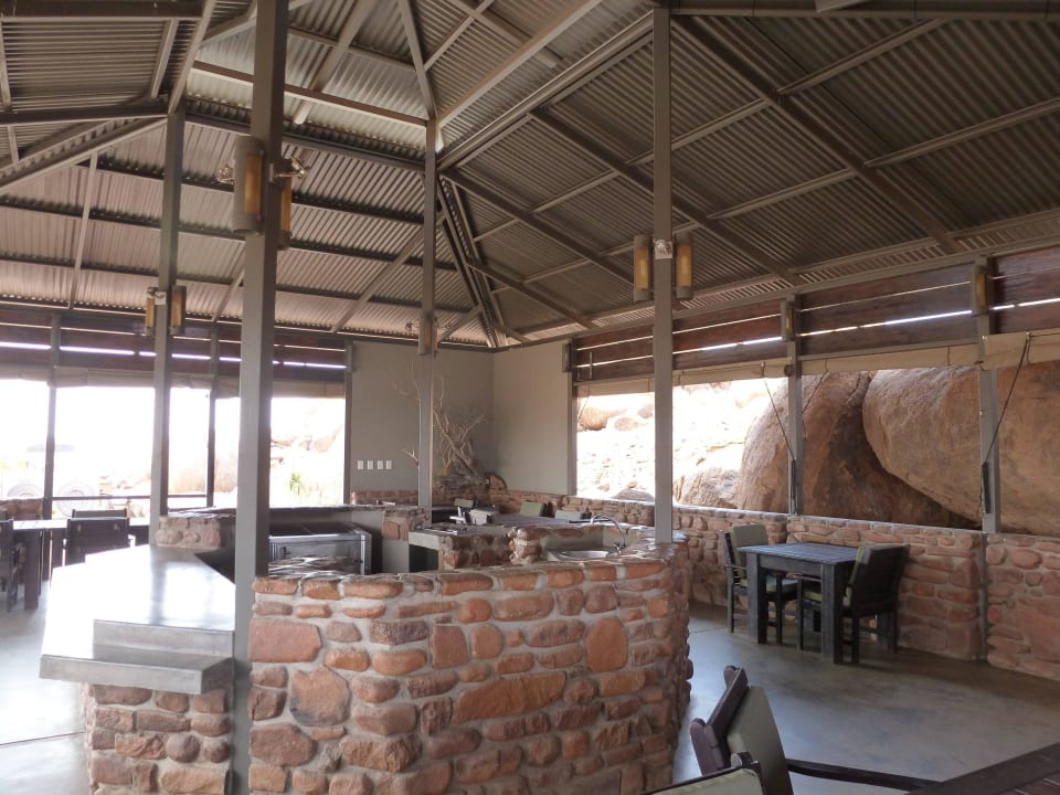 Bar und Restaurand                                 Namib Naukluft Lodge