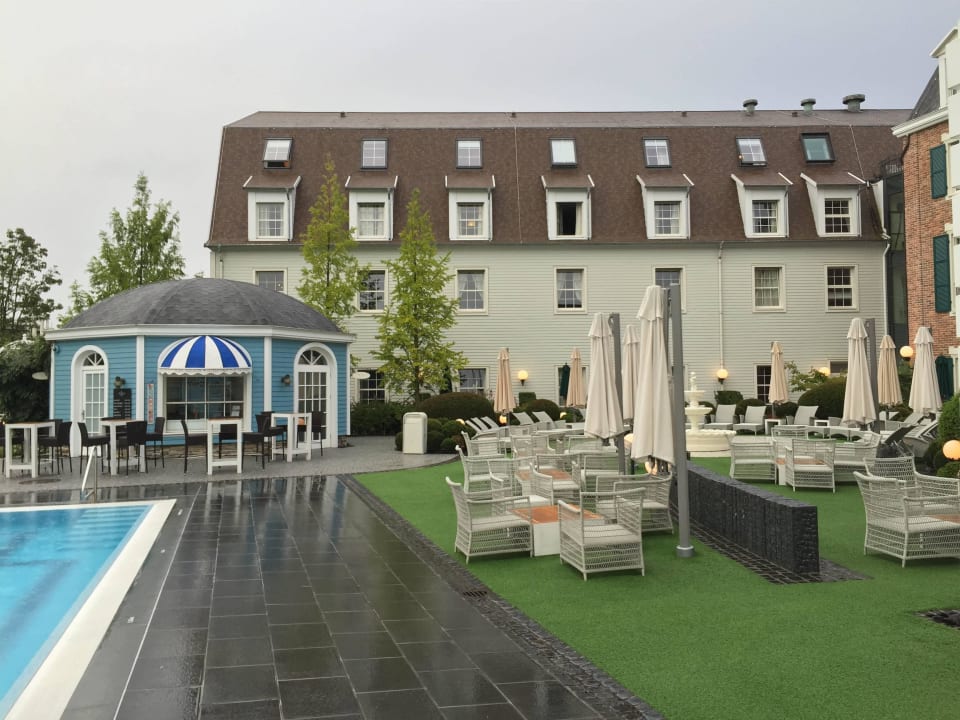 Pool und Gartenanlage Hotel Bell Rock Europa-Park