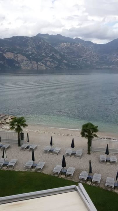 Eigener Strandabschnitt  Hotel Castello Lake Front