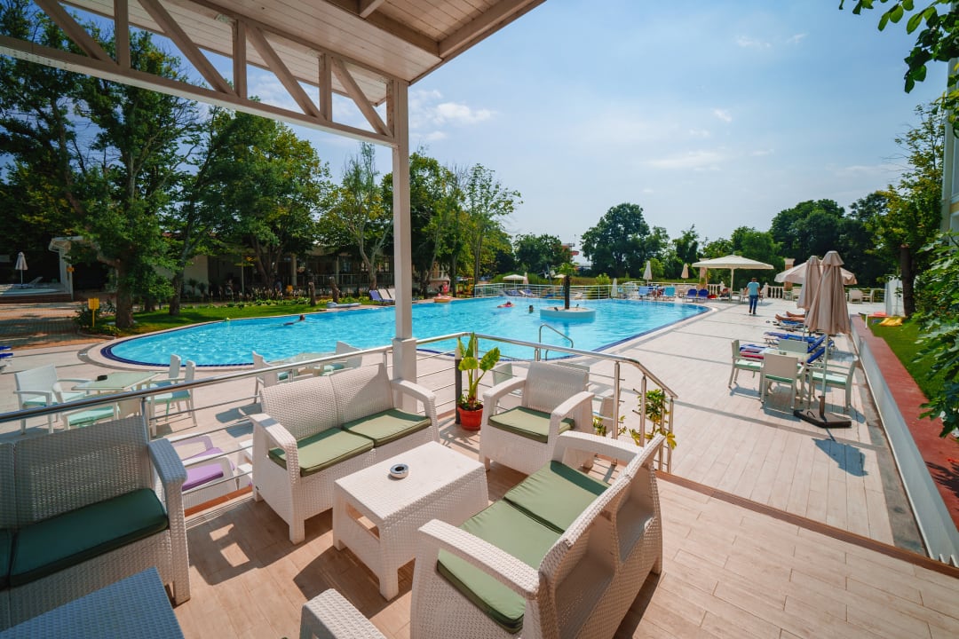 Gartenanlage Perla Royal Hotel