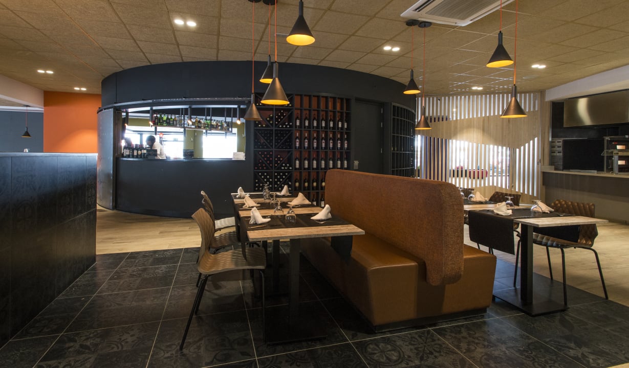 Gastro California Apartments