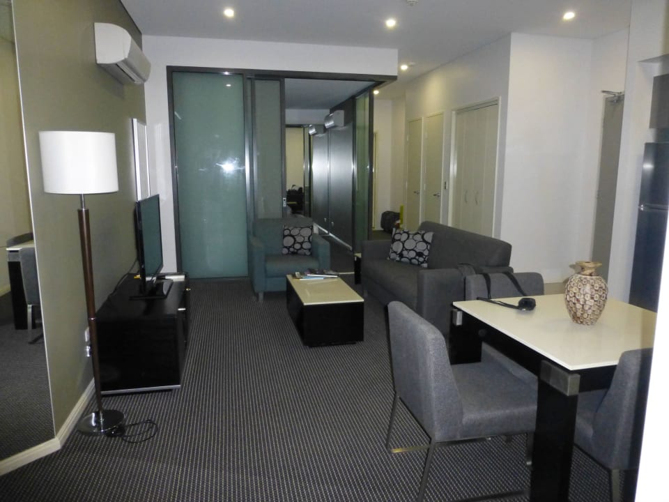 Wohnzimmer Meriton Serviced Apartments Campbell Street