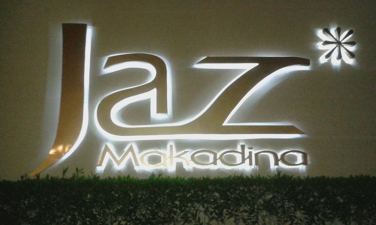 Sonstiges Jaz Makadina