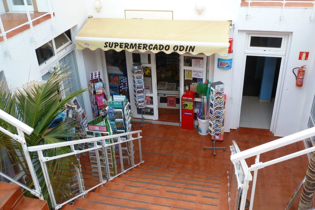 Supermarkt Apartamentos LIVVO Morromar