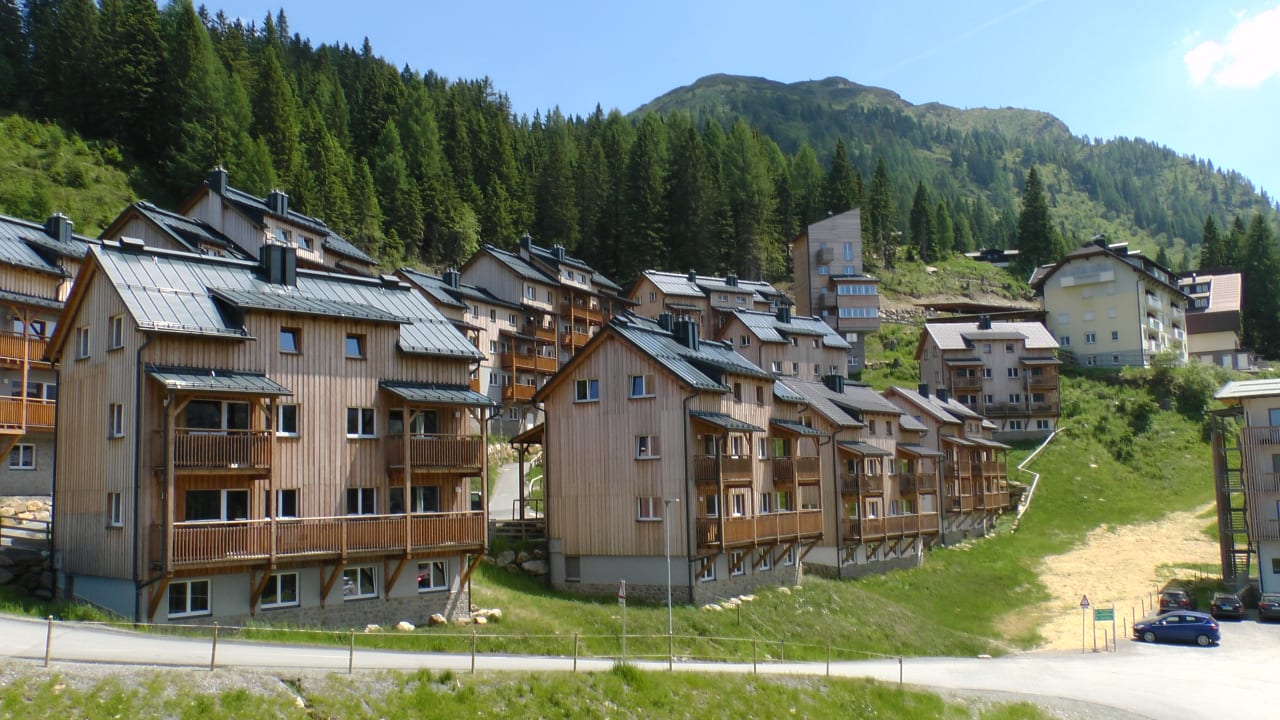 Außenansicht Almhotel Kärnten