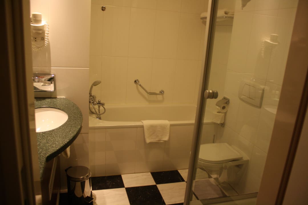 Badezimmer Hotel Courtyard by Marriott Amsterdam Airport