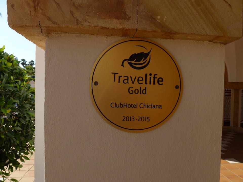 Am Eingang des Hotels ... Hotel Riu Chiclana