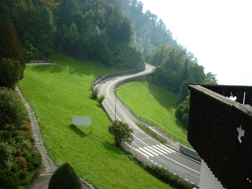 Seitlicher Blick aus Fenster See- und Seminarhotel FloraAlpina