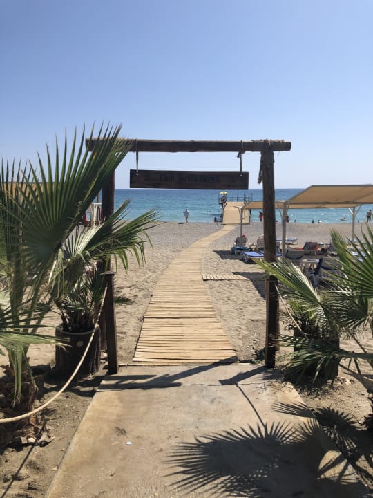 Strand Club Turtas Beach Hotel