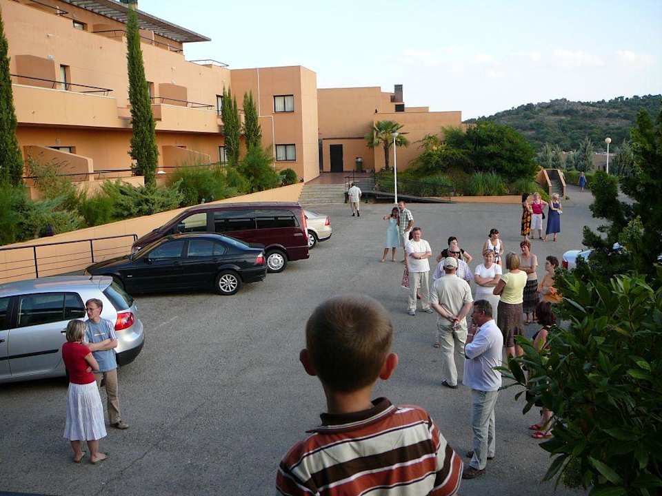 Przed wejsciem Hotel Caceres Golf