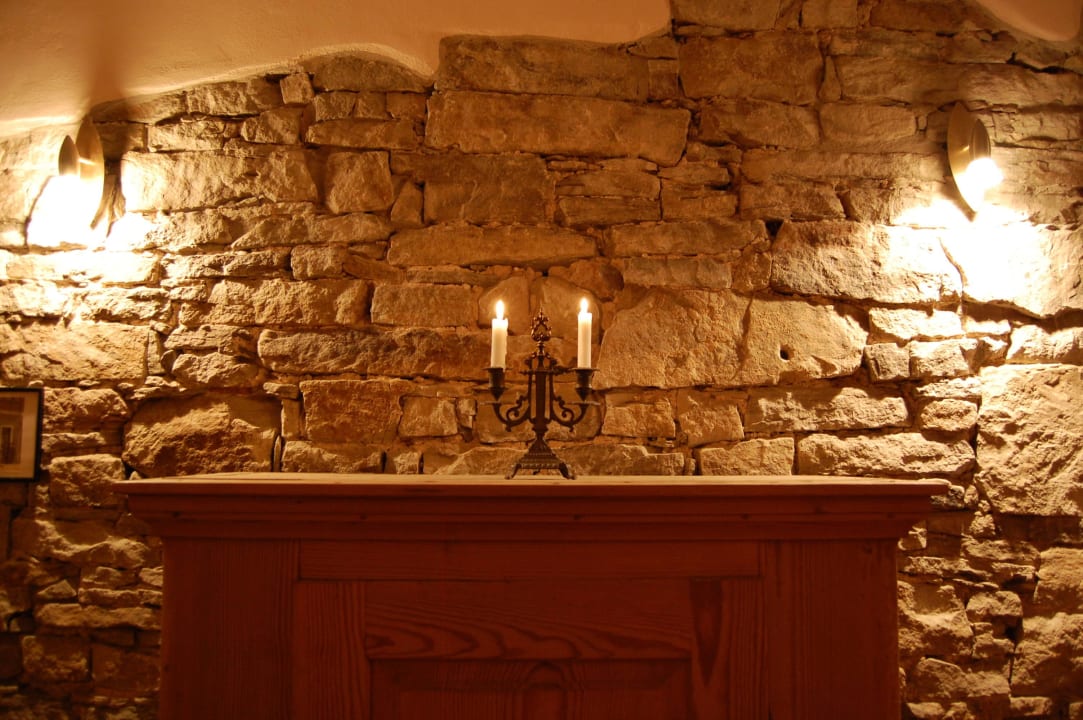 Originale Natursteinmauer aus dem 17. Jahrhundert Hotel Mohrenbrunnen