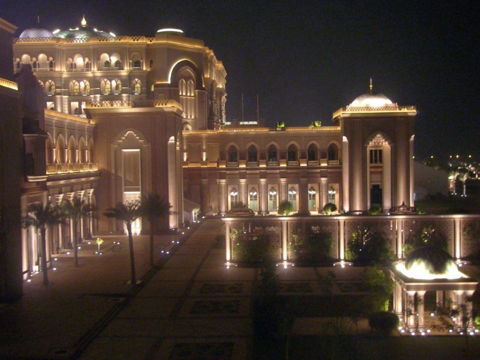Aussicht vom Balkon in der Nacht! Emirates Palace Mandarin Oriental