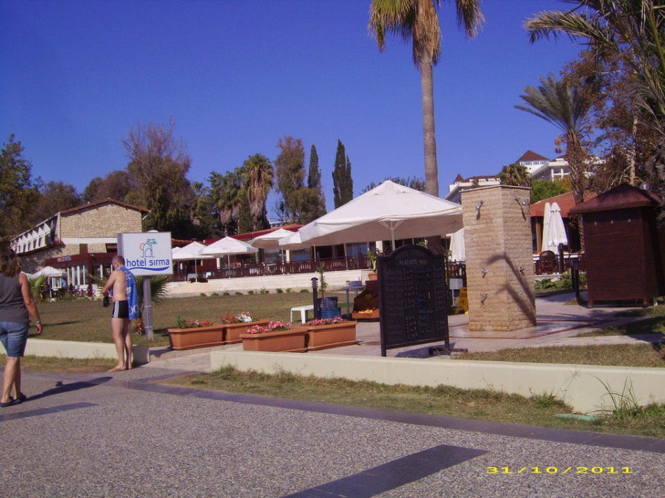 Strand & Fußdusche vom Hotel Hotel Sirma