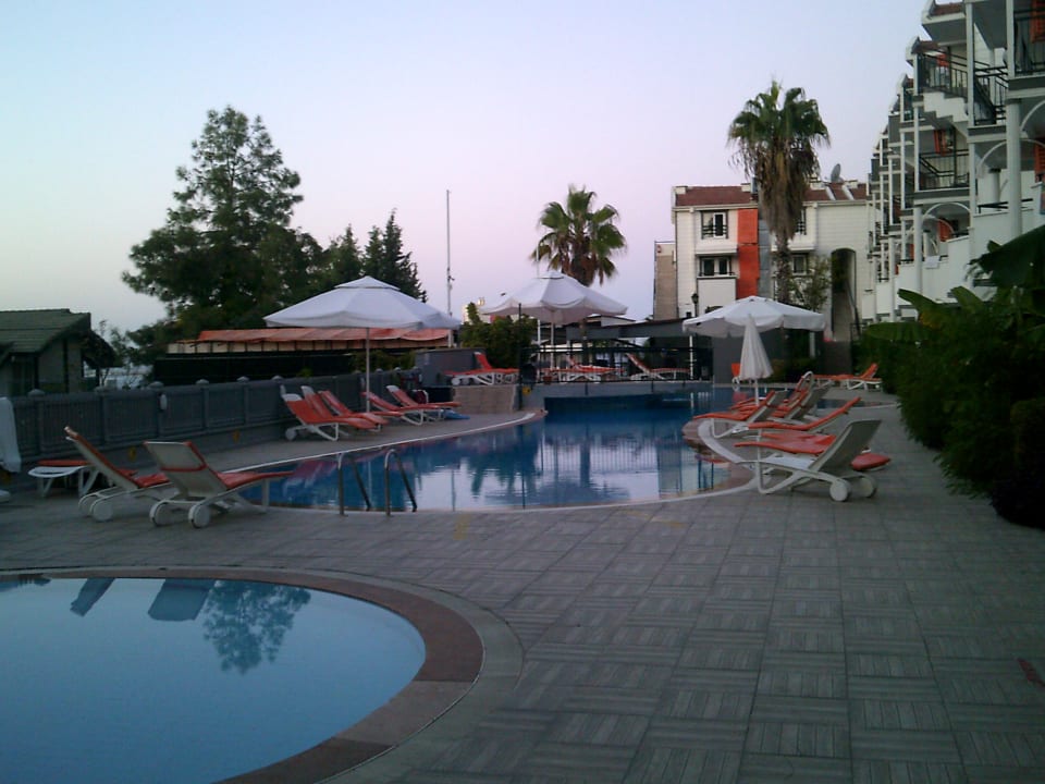 Pool Joker Side Hill