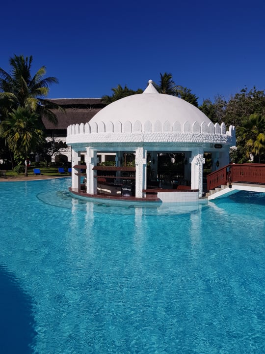 Pool Hotel Southern Palms Beach Resort