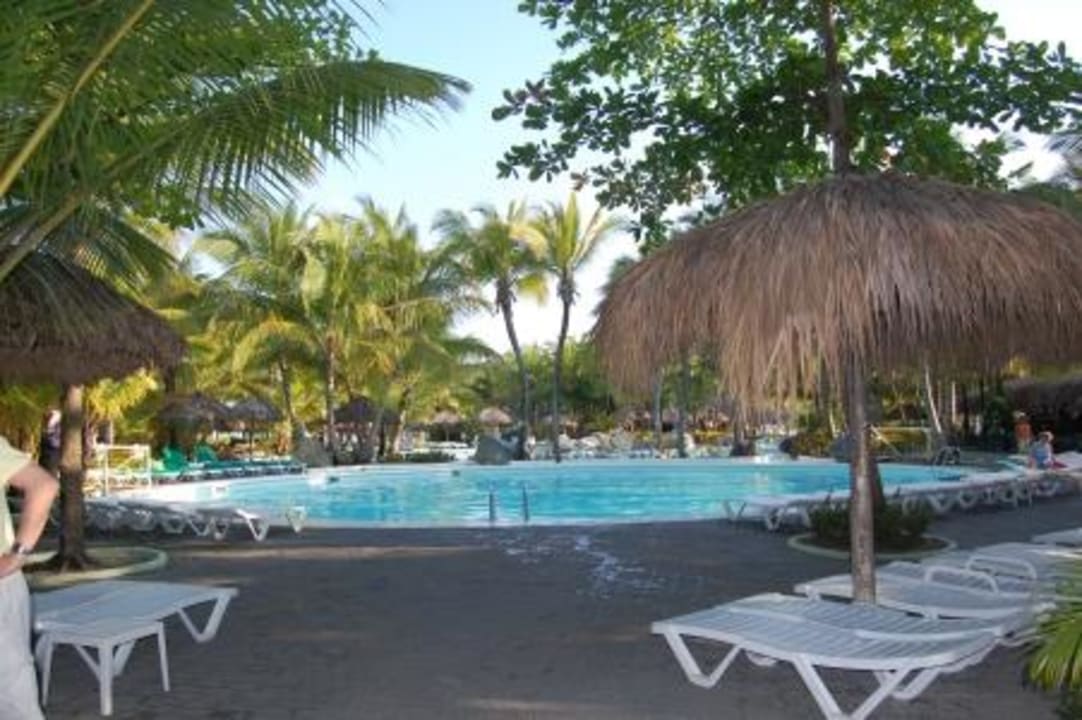 Pool RIU Mambo Playabachata Hotel