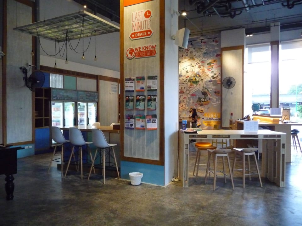 Die Rezeption Lub d Phuket Patong - Hostel