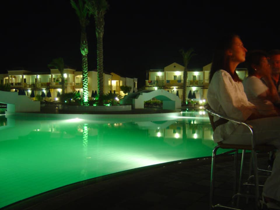 Pool bei Nacht Lindos Princess Beach Resort & Spa