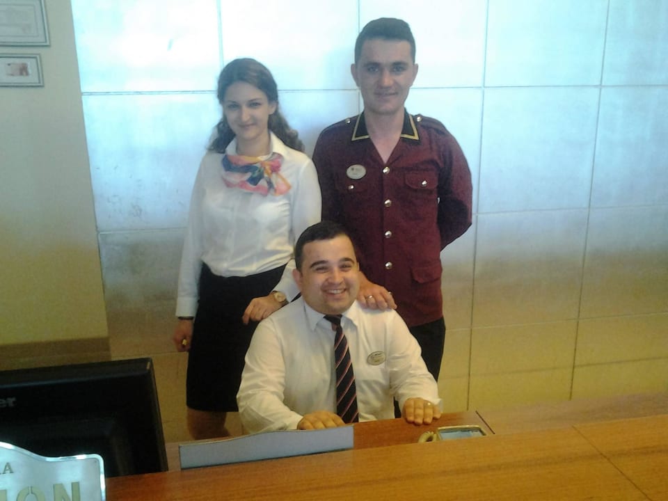 Nettes Rezeptionsteam  Melas Lara Hotel