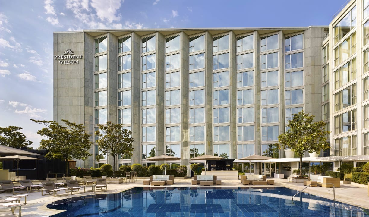 Hotel Exterior  Hotel President Wilson