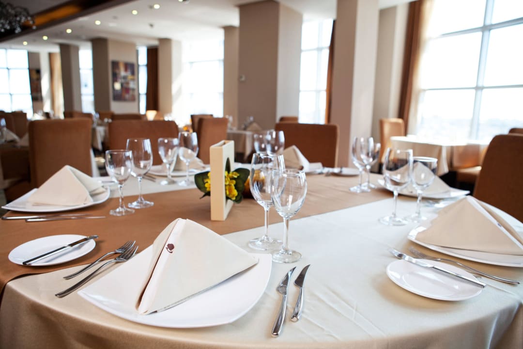 Avantgarde Restaurant DoubleTree Hotel by Hilton Bucharest Unirii Square