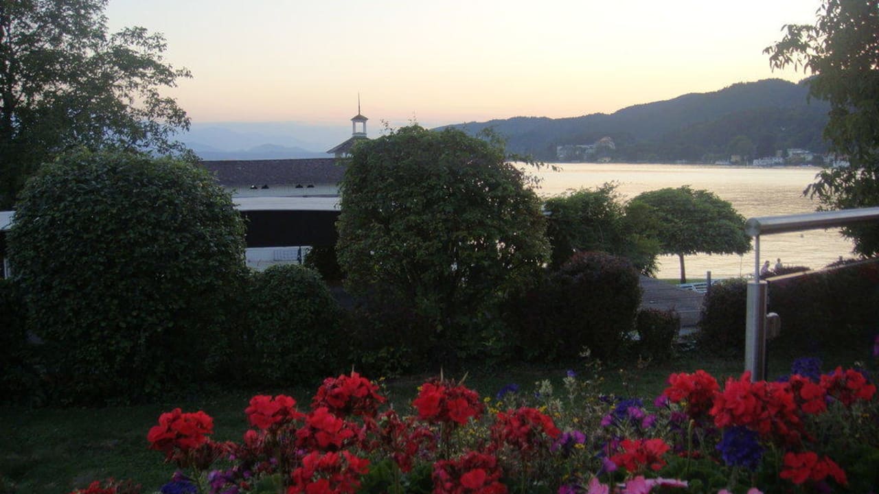Ausblick von der Restaurantterrasse Werzers Hotel Resort Pörtschach