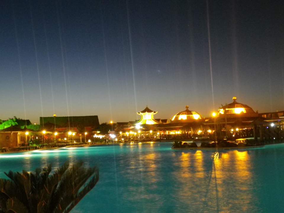 Вечерний вид  Pickalbatros Jungle Aqua Park Resort - Neverland Hurghada