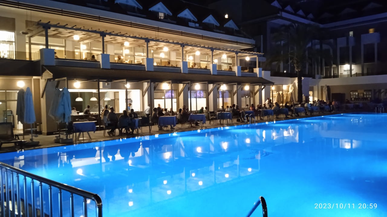 Pool Side Story Resort & Spa