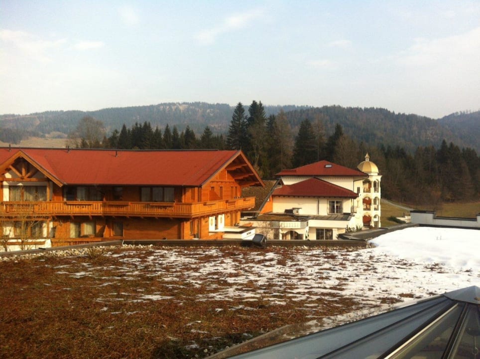 Ausblick auf das Nachbarhaus Wohlfühlresort Peternhof