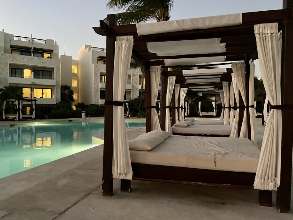 Pool Akumal Bay Beach & Wellness Resort