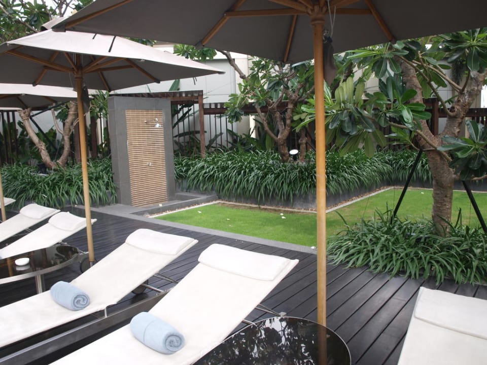 Liegen am Pool Dusit Suites Hotel Ratchadamri, Bangkok