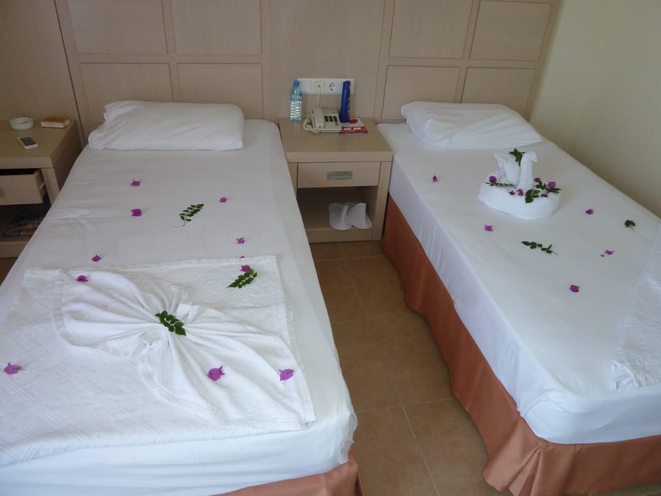 Zimmer mit schöner Deko Hotel Gardenia Beach