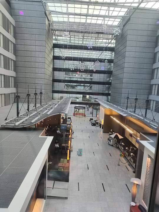 Lobby Hilton Frankfurt Airport
