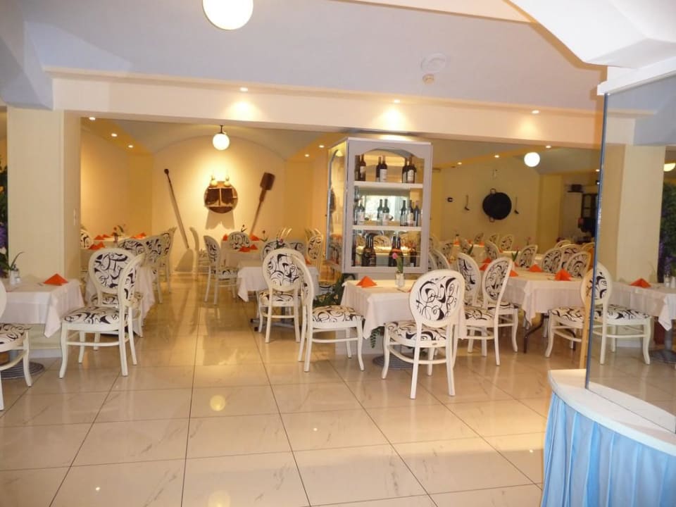 Speisesaal im Hauptrestaurant Sandy Beach Hotel & Family Suites