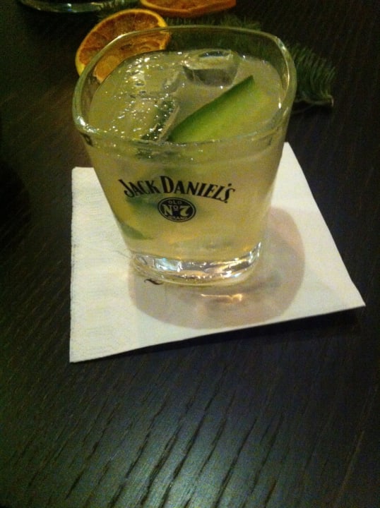 Gin-Tonic im Jack Daniels Glas Panoramahotel Oberjoch
