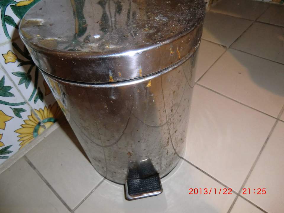 Dreckiger Muelleimer im Bad Alassio Hotel and Thalasso