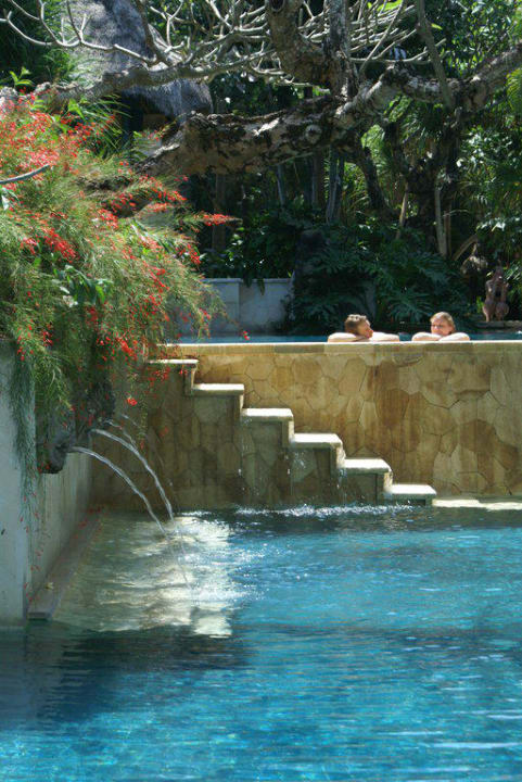 Poolbereich im Beach Club Puri Santrian