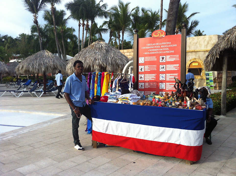 Immer auf der Suche nach Kunden Grand Palladium Select Bávaro Resort & Spa