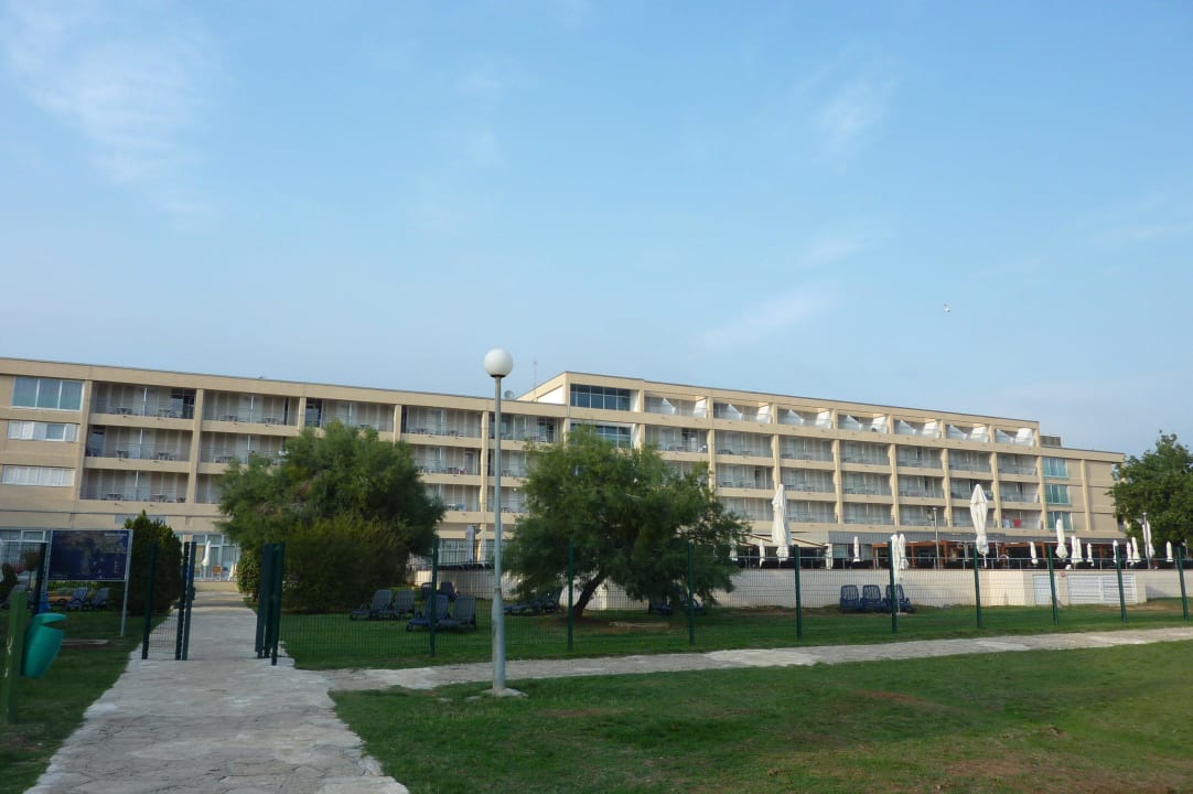 Blick zum Pool und Hotel TUI BLUE Medulin