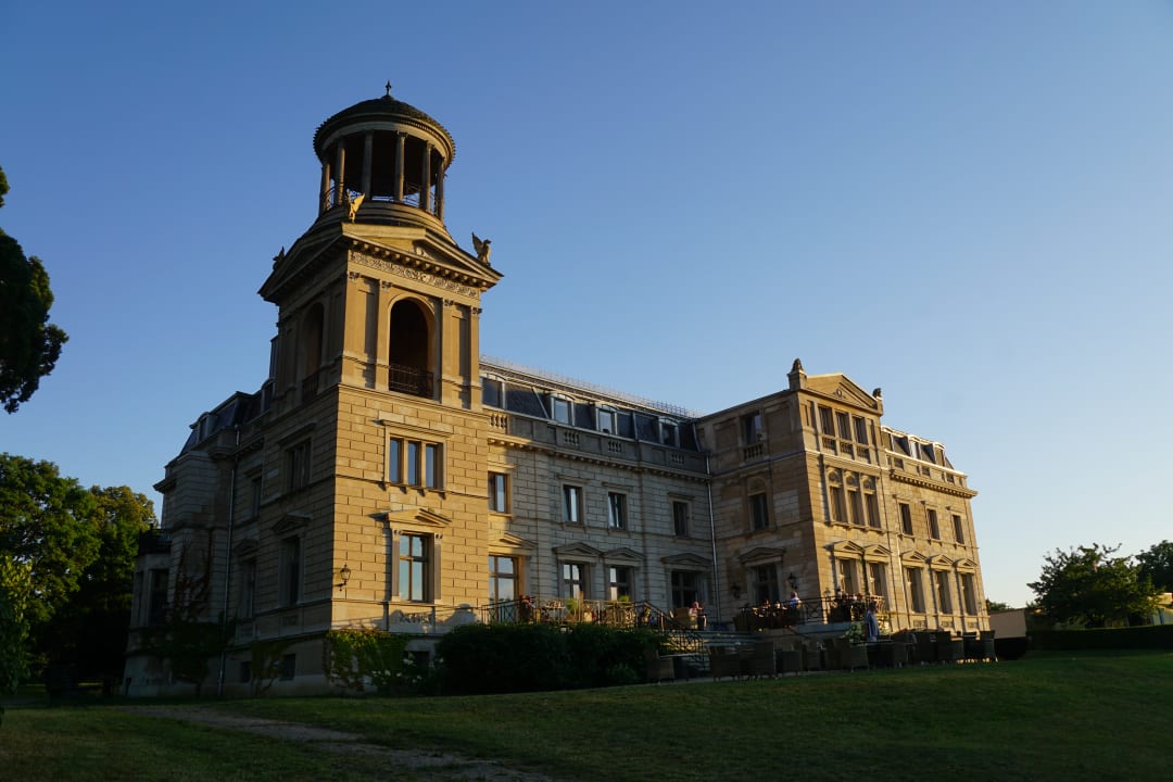 Außenansicht Hotel Schloss mit Park Kaarz
