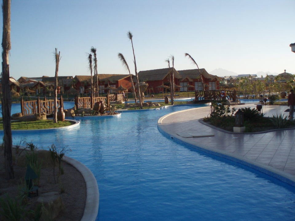 Aussicht von der Lobby zum 1. Pool Pickalbatros Jungle Aqua Park Resort - Neverland Hurghada
