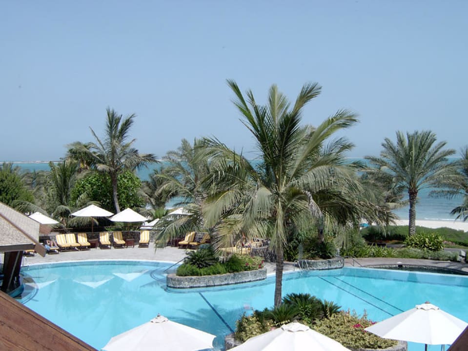 Pool P.T.C. JA Beach Hotel