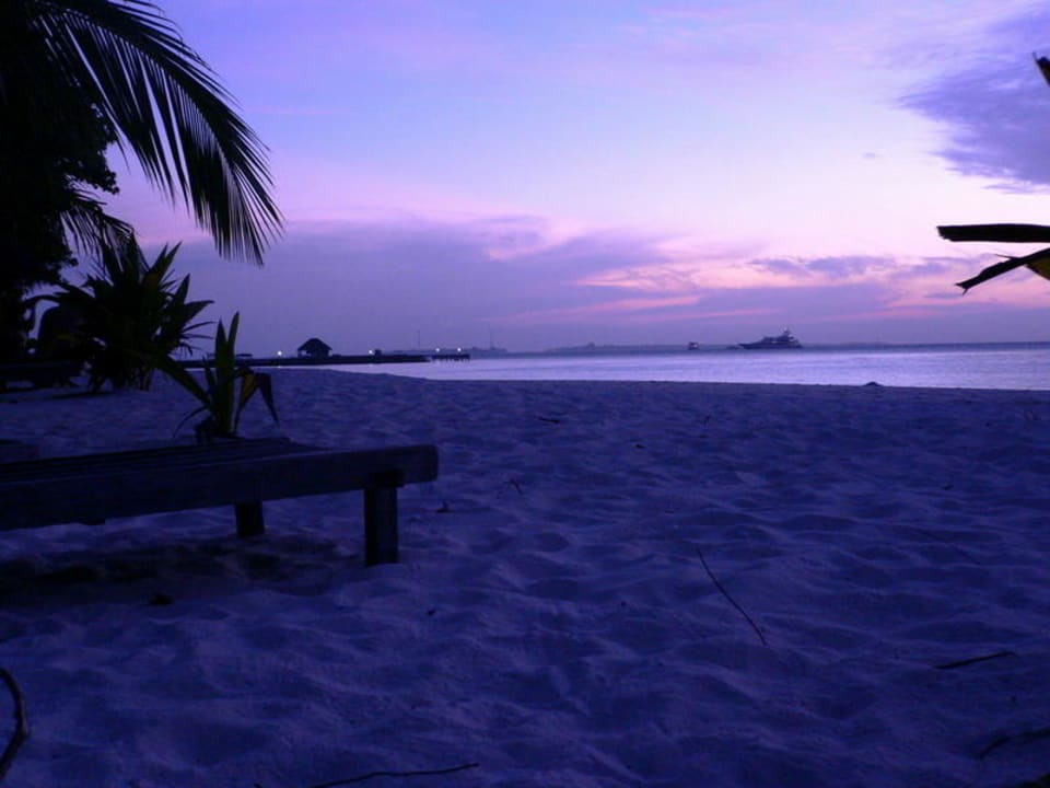 Sonnenuntergang Veligandu Maldives Resort Island