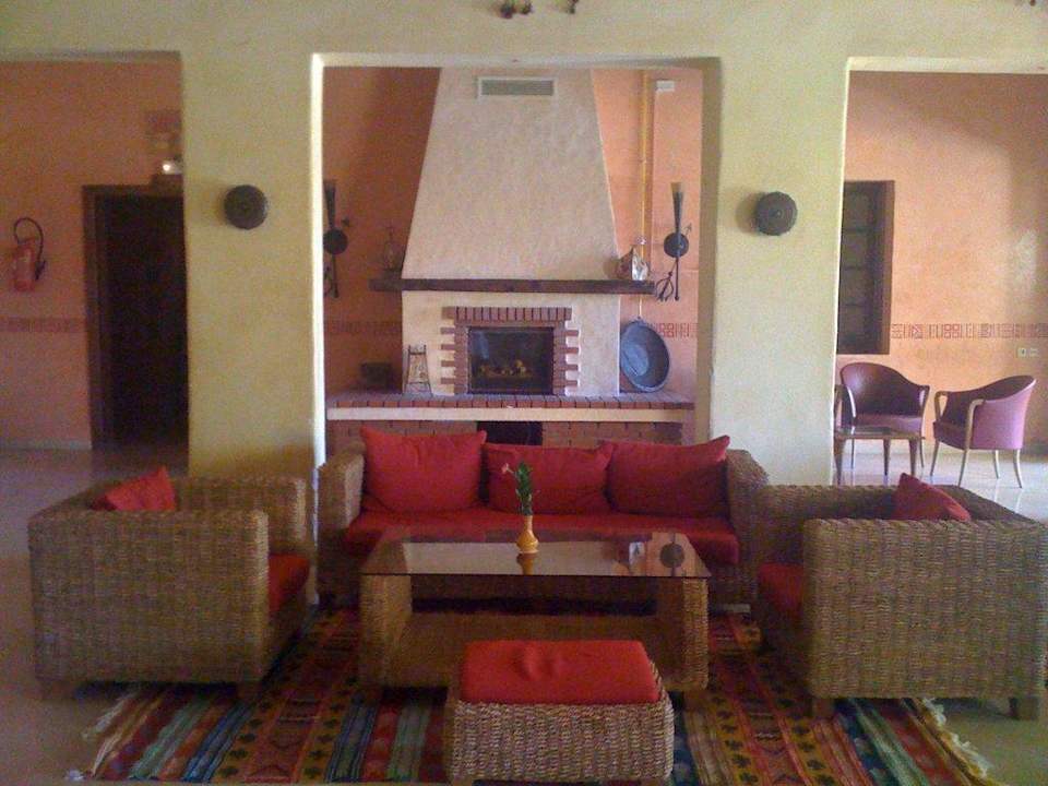 Sitzecke in der Bar Skifa Hotel Chich Khan