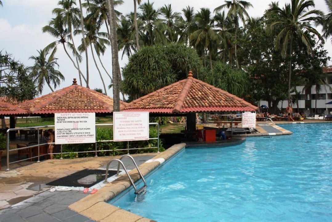 Pool mit Bar Tangerine Beach Hotel