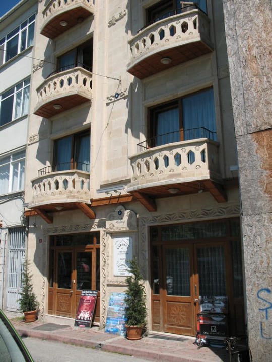 Eingang des Hotels Hotel Saruhan
