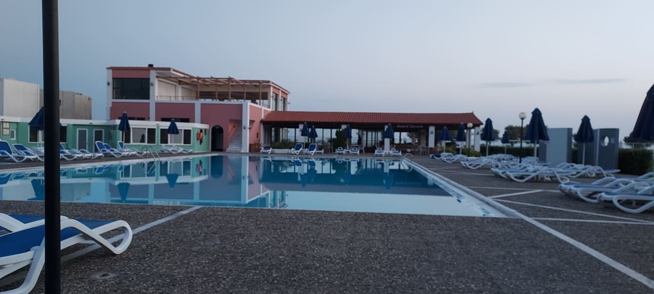 Pool Dessole Dolphin Bay Resort