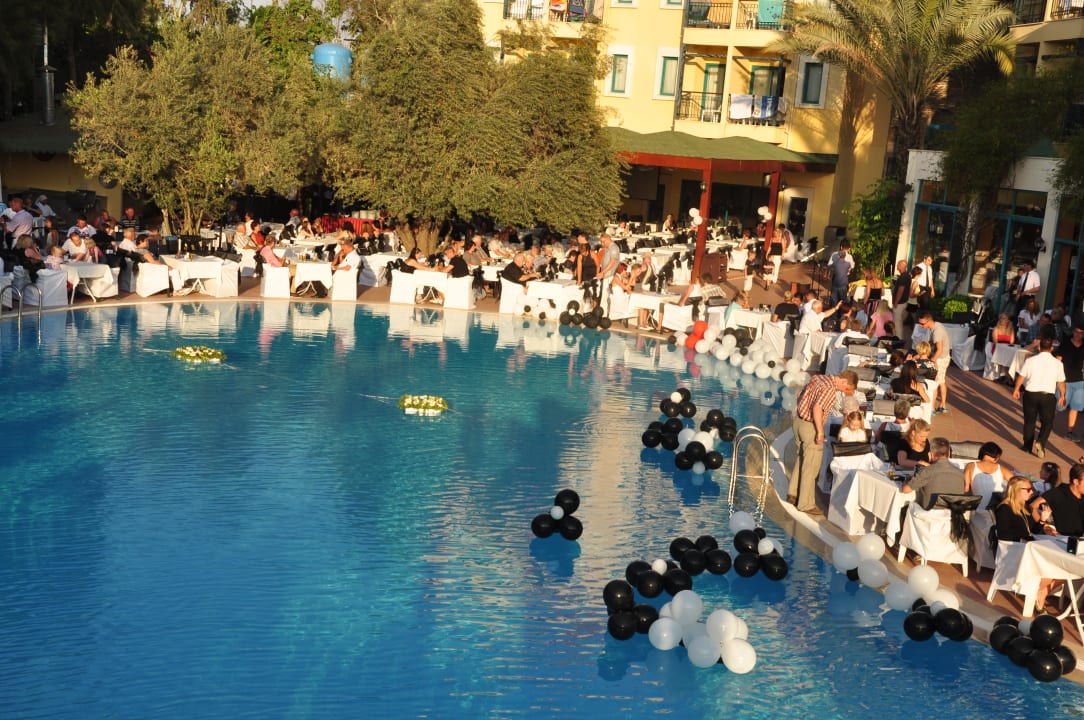 Galaabend am Pool Dosi Hotel