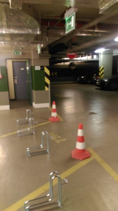 Parking podziemny Golden Tulip Warsaw Centre Hotel