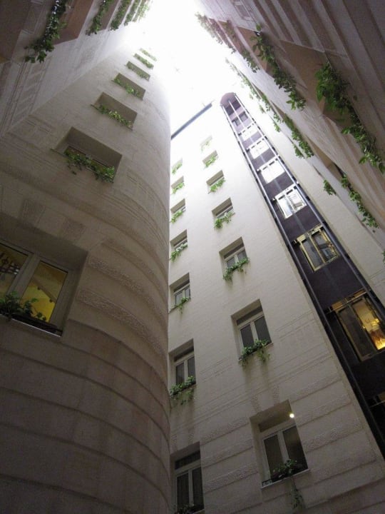 Inner atrium NH Collection Madrid Gran Vía